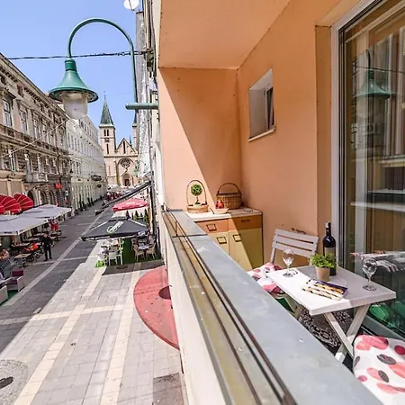 Cute And Cozy Studio - Excellent Location *